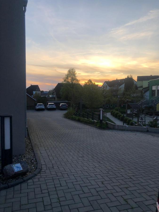 Moderne Wohnung Mit 4 Betten Bochum Exterior photo