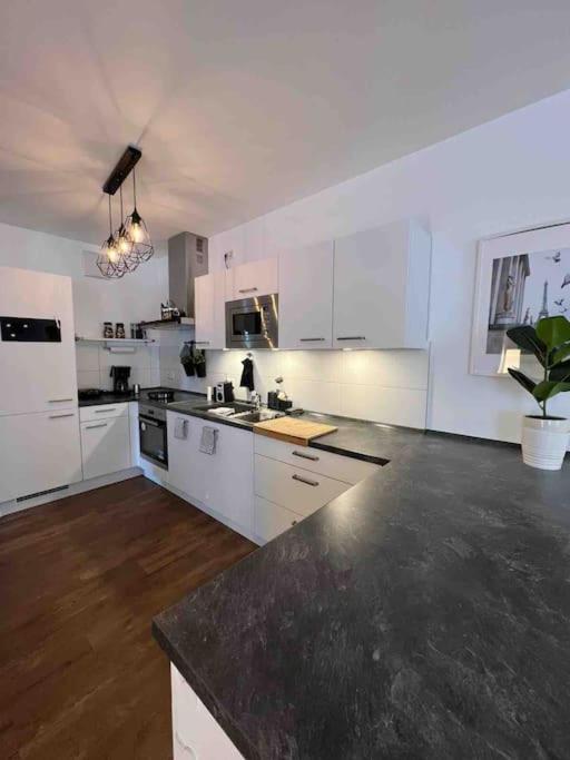 Moderne Wohnung Mit 4 Betten Bochum Exterior photo